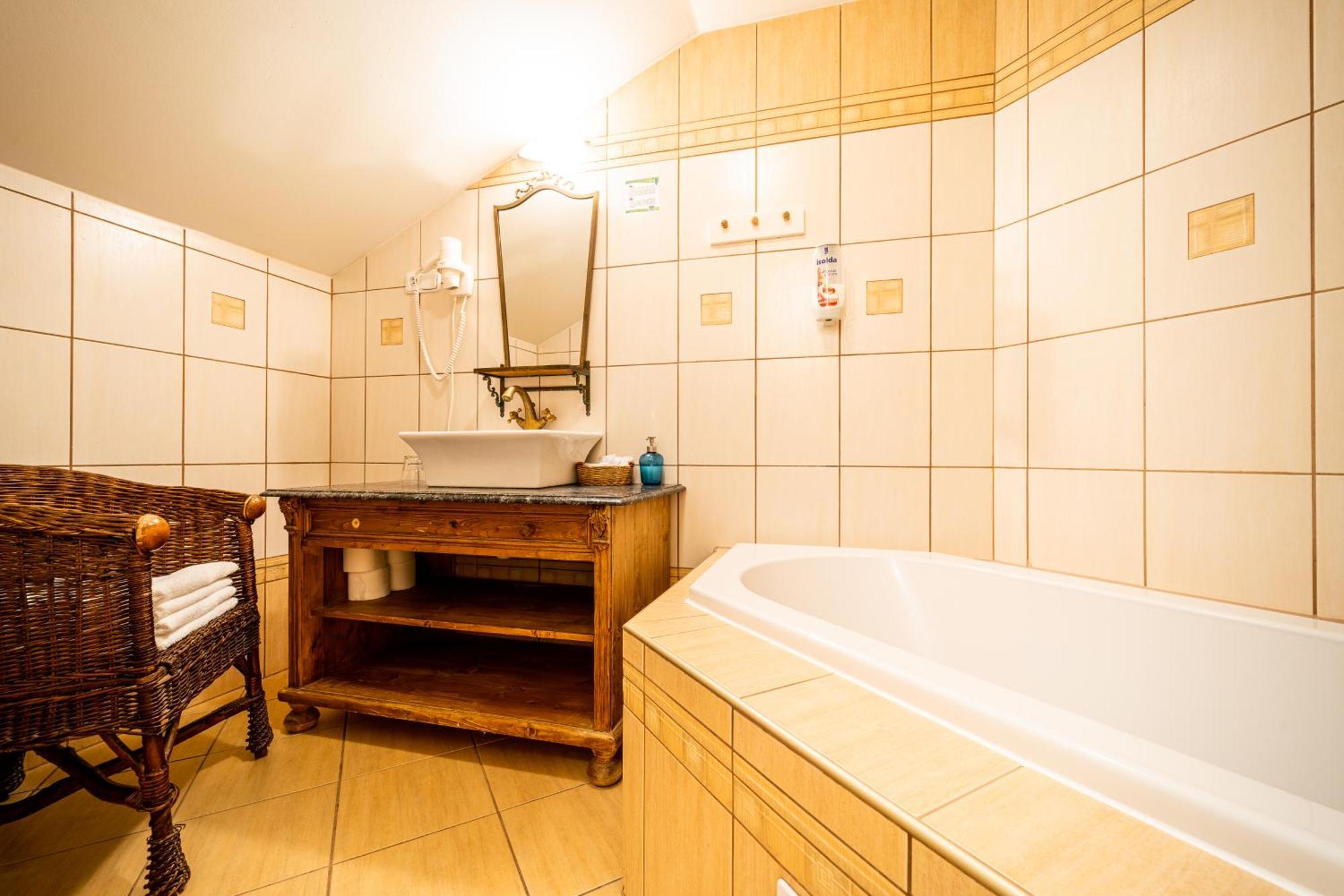 Hotel Sepetna Ostravice Bagian luar foto